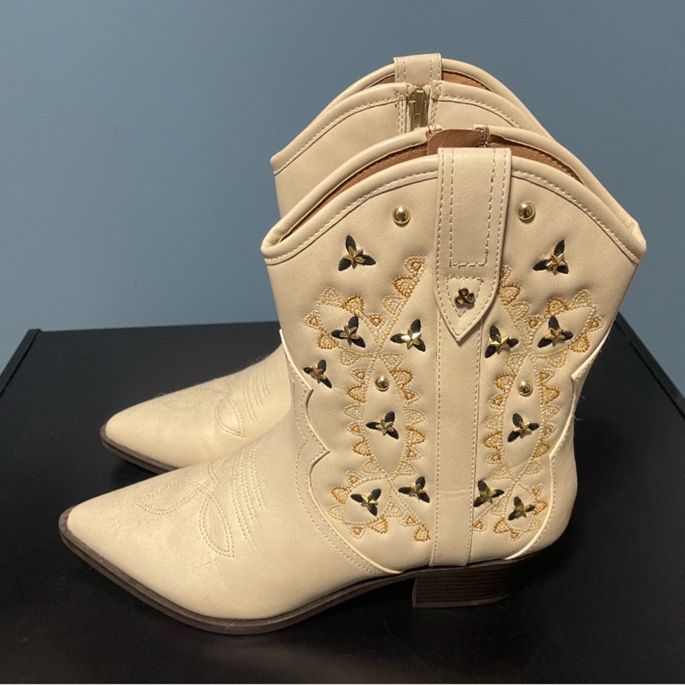 Women's Cream Western Ankle Boots